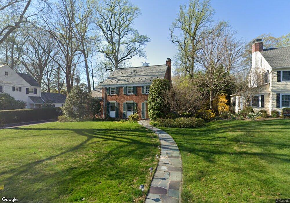 173 Circle Dr, Manhasset, NY 11030 - photo 1