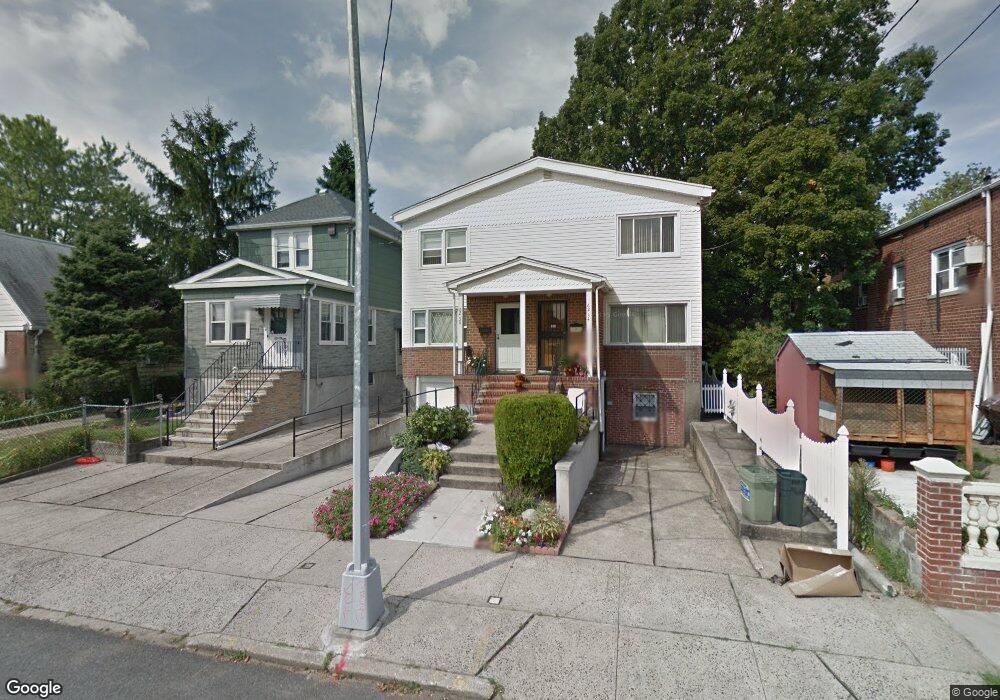 6236 138th St, Flushing, NY 11367 - photo 1