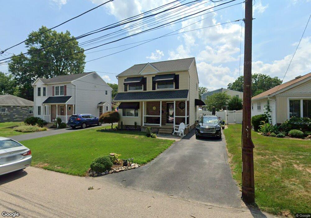 215 Sycamore Ave, Folsom, PA 19033 - photo 1