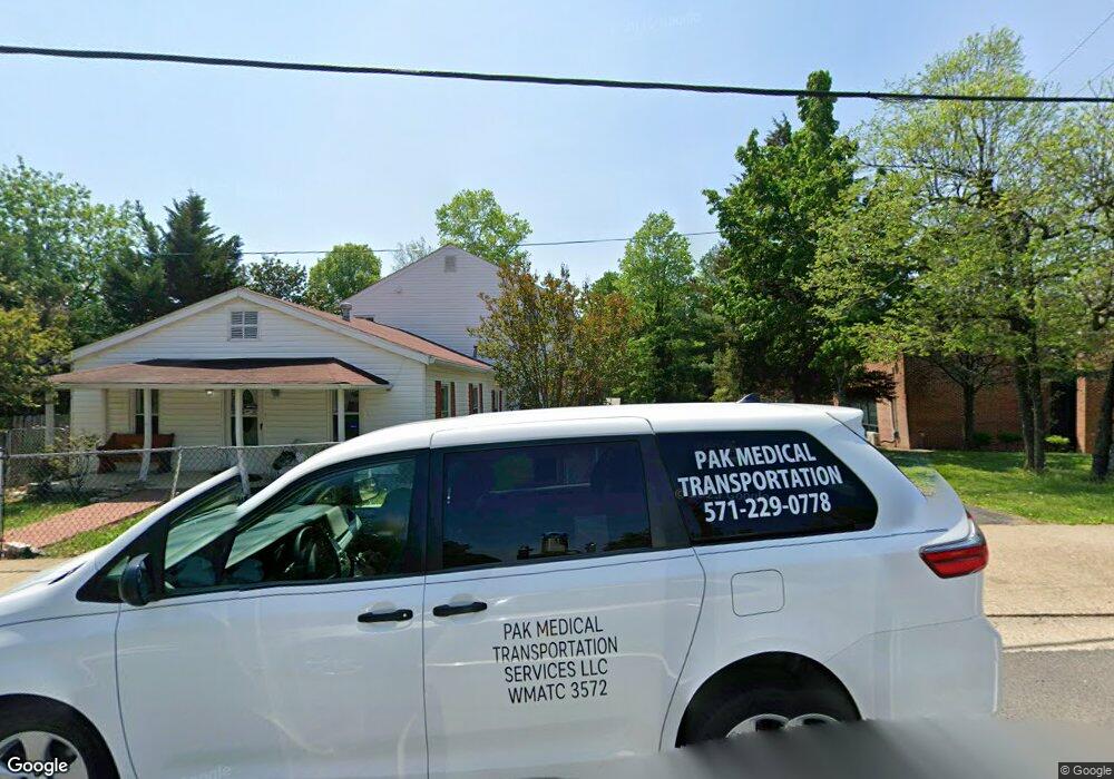 2419 Beacon Hill Rd, Alexandria, VA 22306 - photo 1