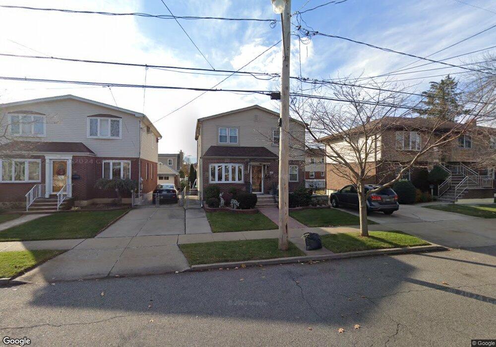 284 Cherry Ln, Floral Park, NY 11001 - photo 1