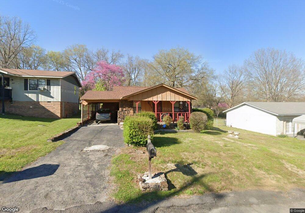 319 E South St, Tahlequah, OK 74464 - photo 1