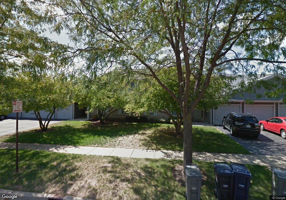 356 Woodview Cir unit 14B22, Elgin, IL 60120 - photo 1