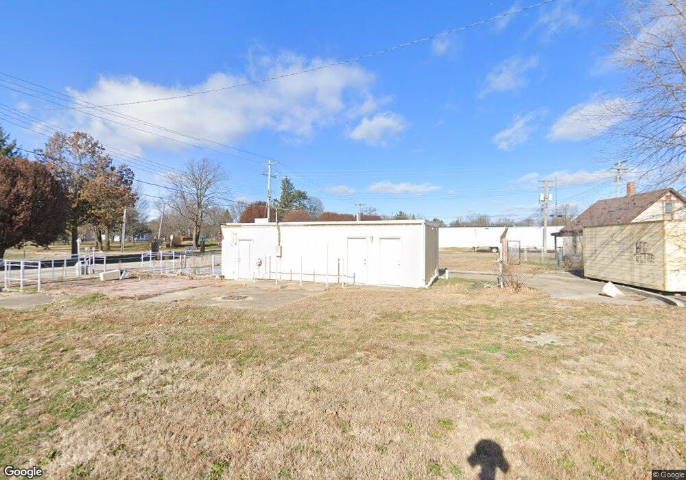 3121 Commercial Ave, Mattoon, IL 61938 - photo 1