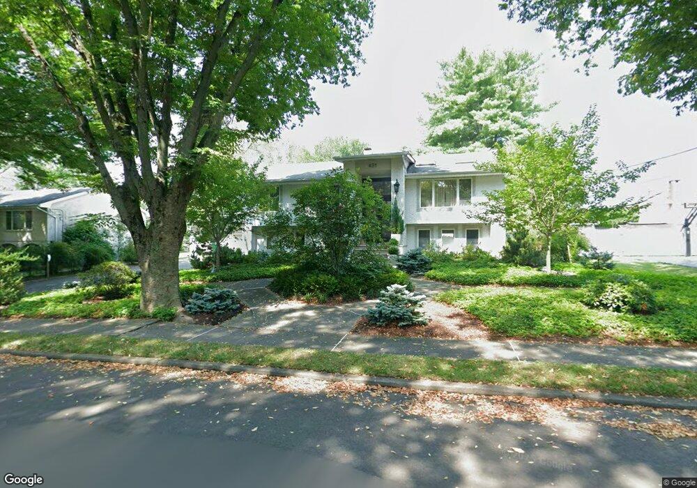 431 Yuhas Dr, Paramus, NJ 07652 - photo 1