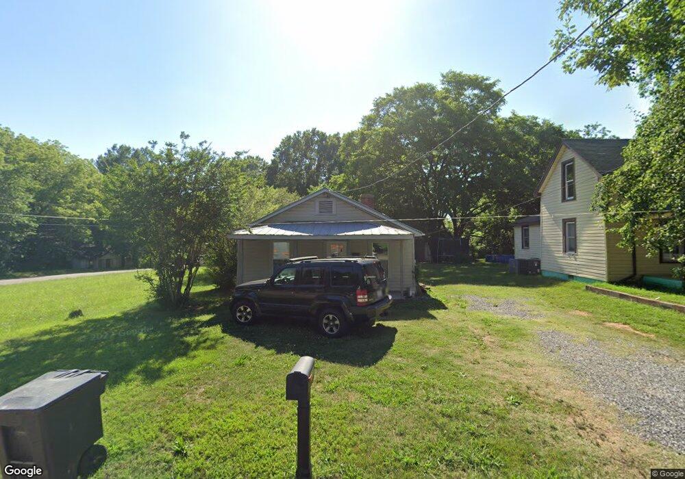 1030 8th St, Statesville, NC 28677 - photo 1