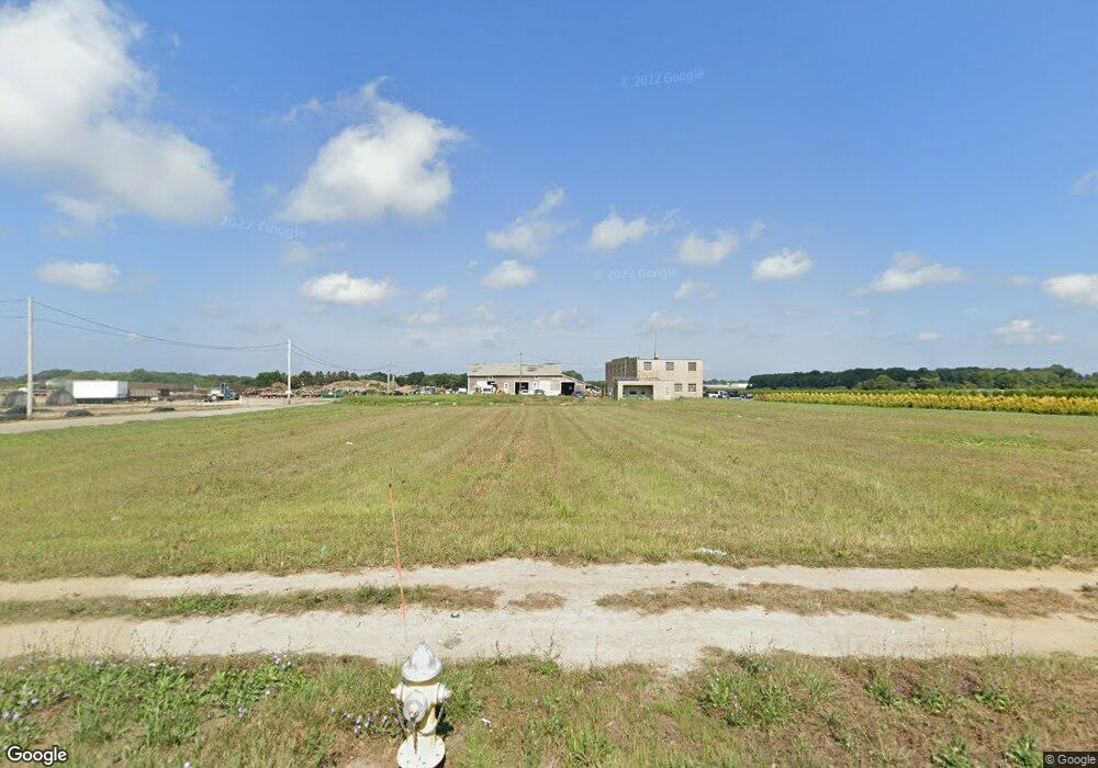 736 E Main Rd, Middletown, RI 02842 - photo 1