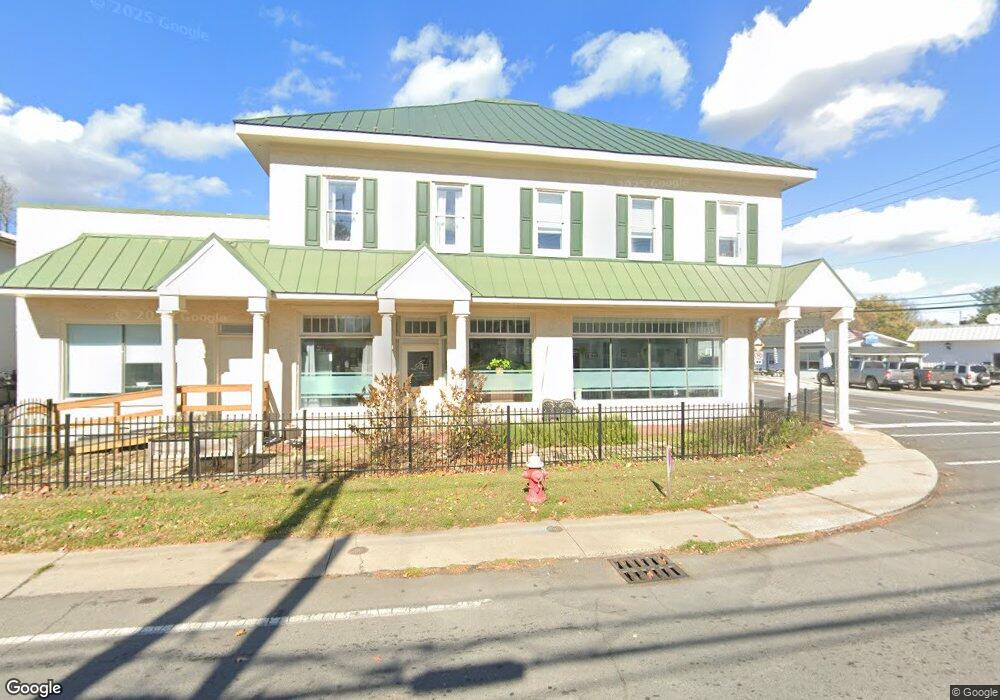 1 W Loudoun St unit 2ND FLOOR, Round Hill, VA 20141 - photo 1