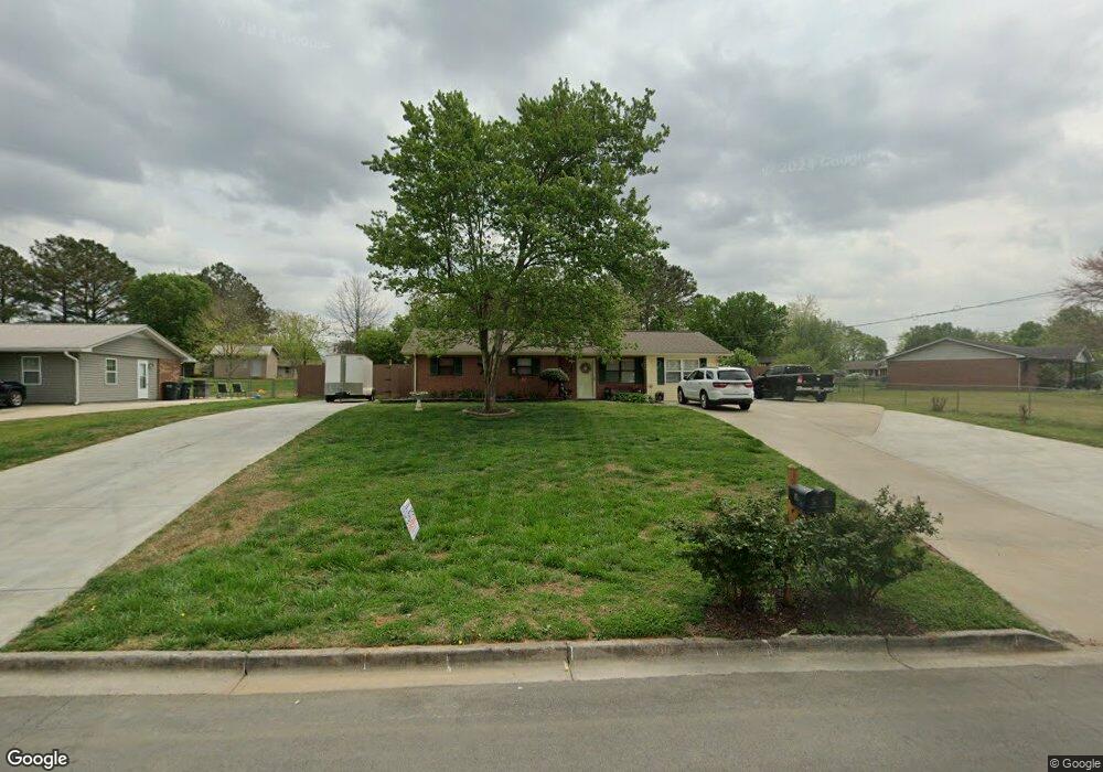 415 Flora Dr SW, Calhoun, GA 30701 - photo 1