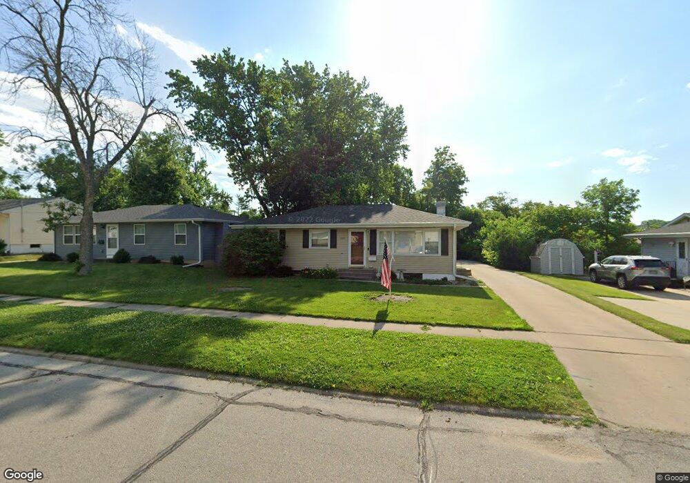 1220 36th St SE, Cedar Rapids, IA 52403 - photo 1