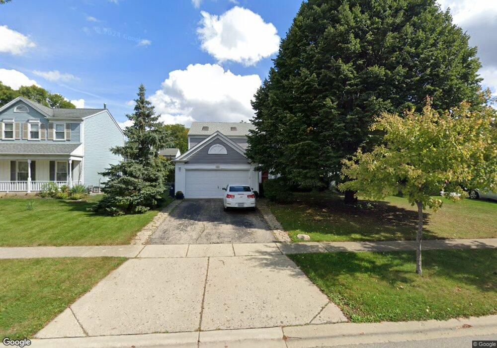 1371 Yellowstone Pkwy, Algonquin, IL 60102 - photo 1