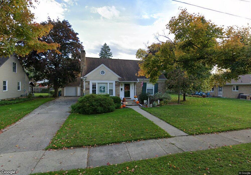 1725 Pingree St, Lansing, MI 48910 - photo 1