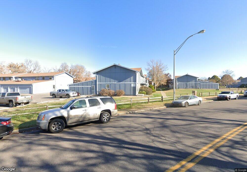 11716 E Canal Dr, Aurora, CO 80011 - photo 1