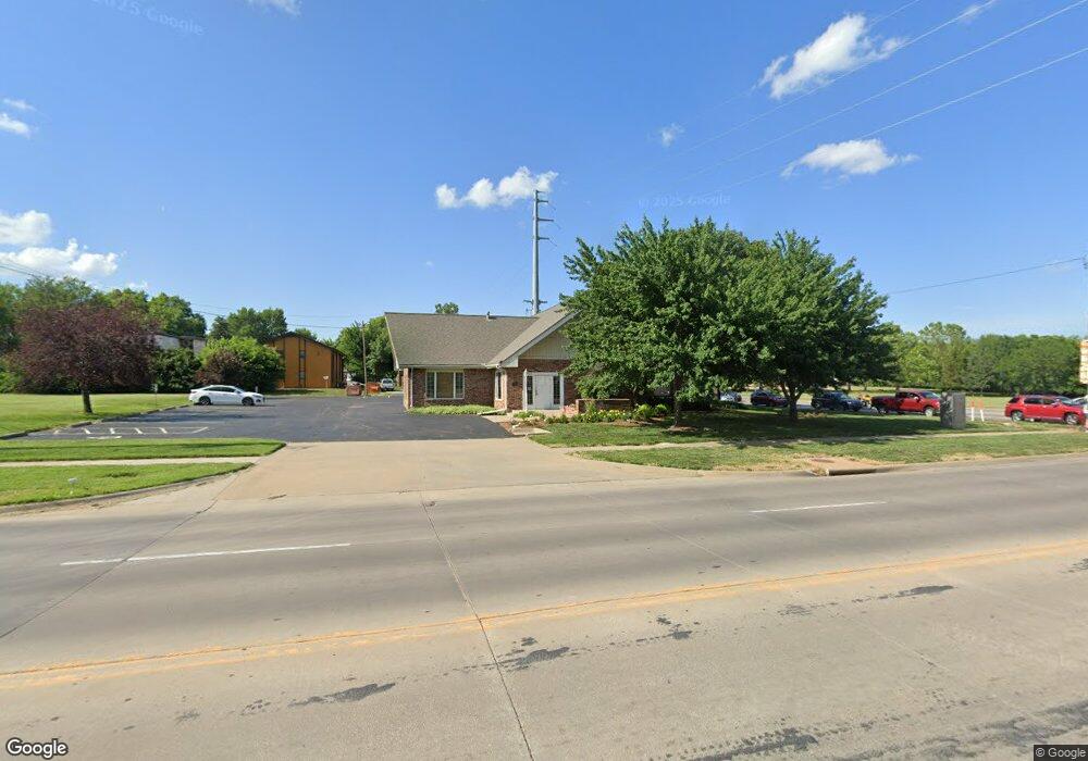 5200 SW Huntoon St, Topeka, KS 66604 - photo 1