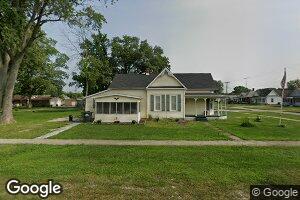 901 N Main St, Saint Elmo, IL 62458