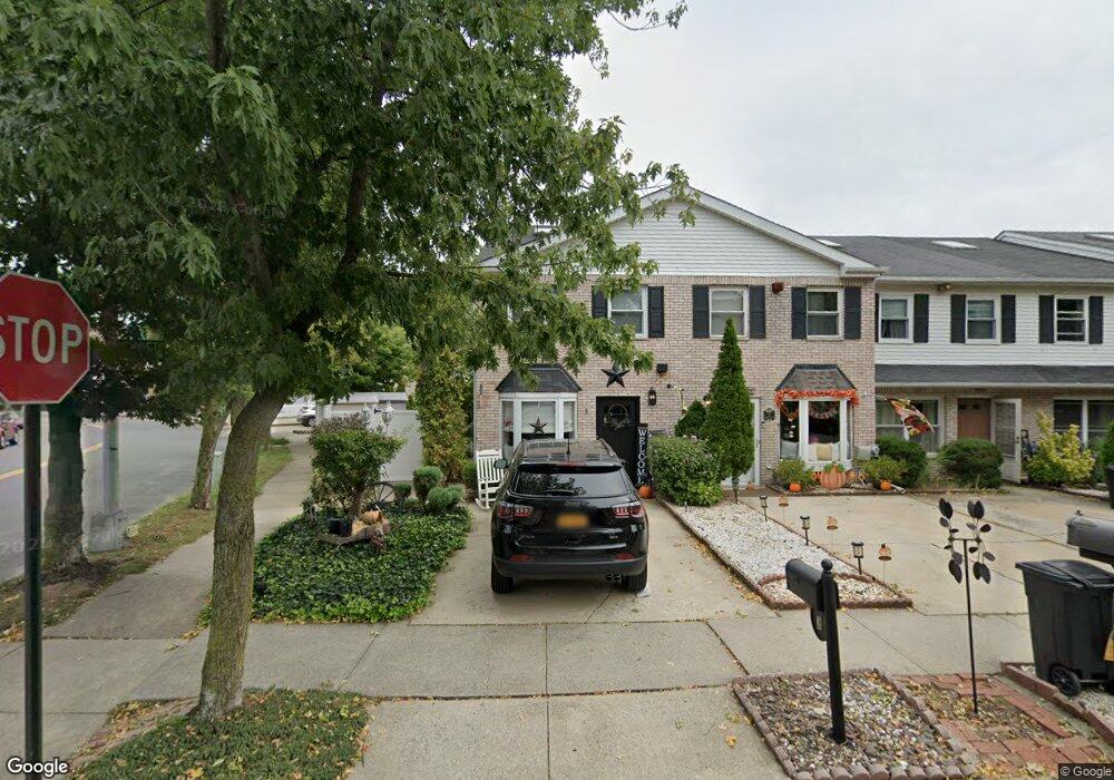 3 Croft Ct, Staten Island, NY 10306 - photo 1