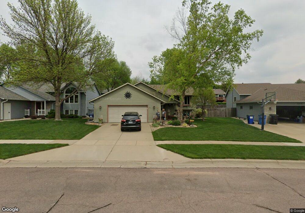 5112 E Blueridge Dr, Sioux Falls, SD 57110 - photo 1