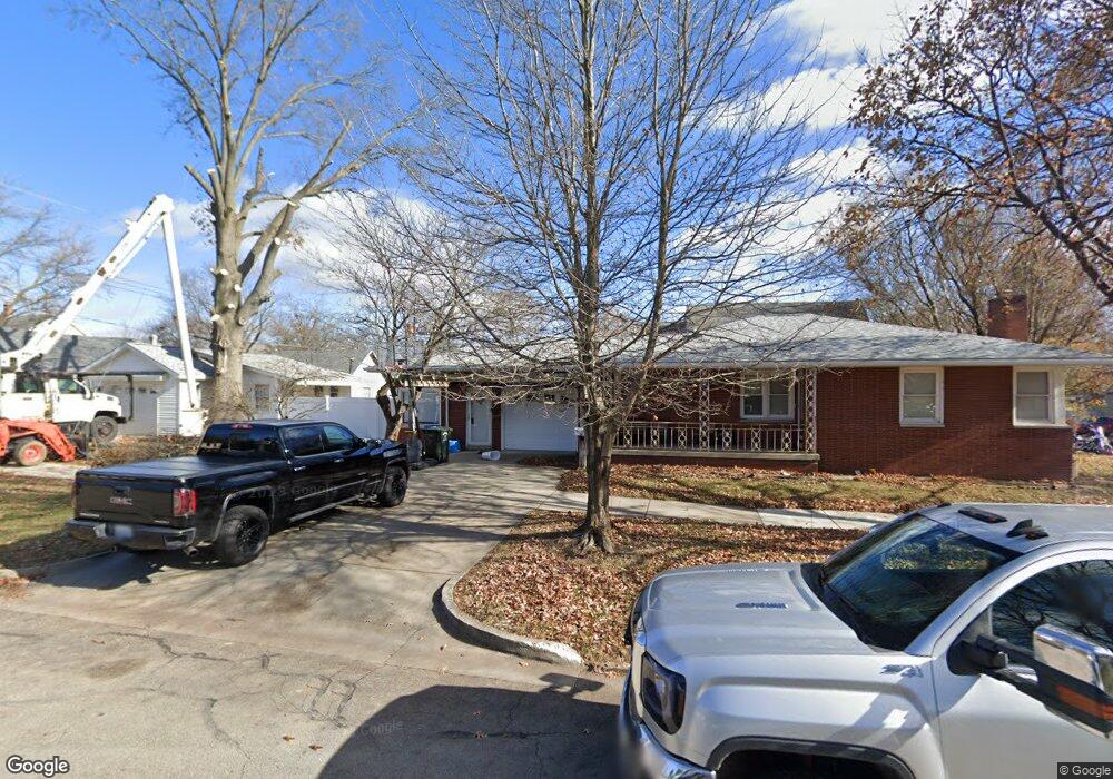 1520 Edgar Ave, Mattoon, IL 61938 - photo 1