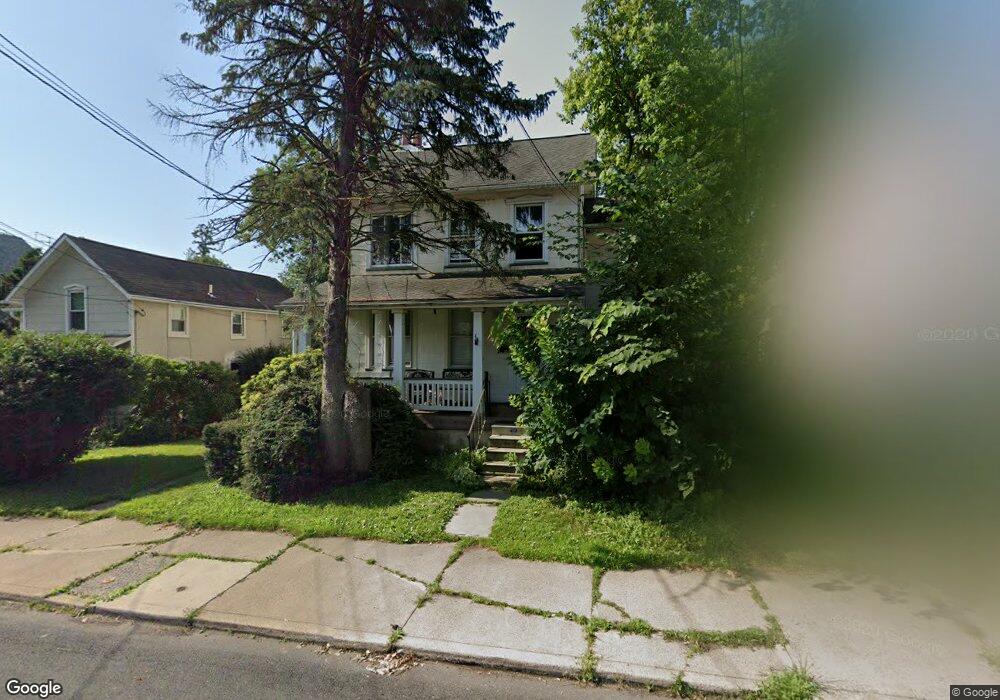 716 W Broad St, Quakertown, PA 18951 - photo 1