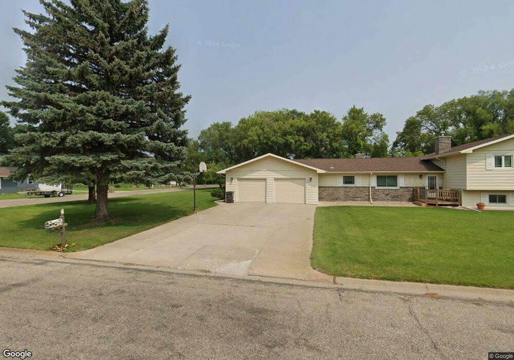 505 8th Ave SW, Jamestown, ND 58401 - photo 1