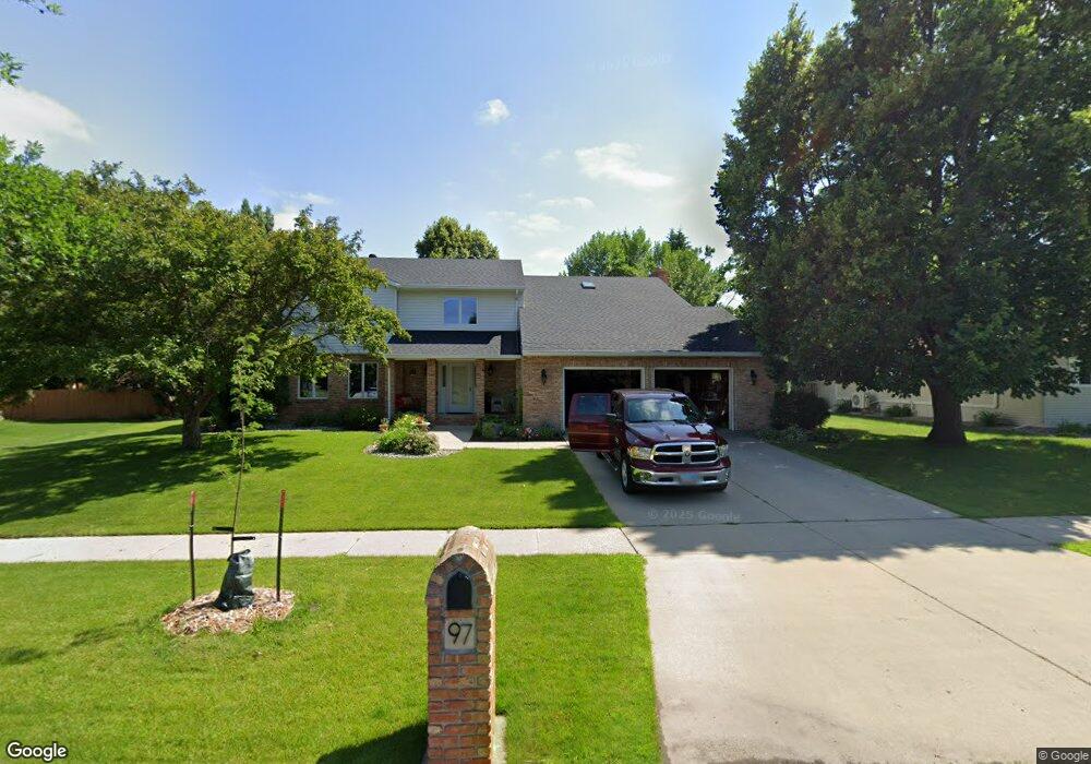 97 28th Ave NE, Fargo, ND 58102 - photo 1