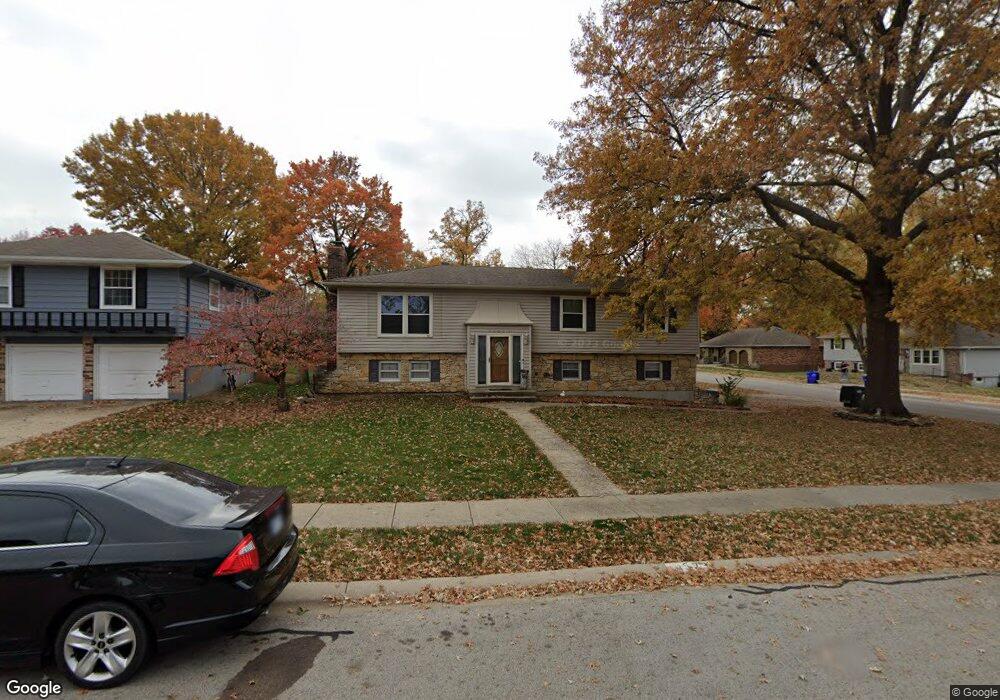 11523 Mcanany Dr, Shawnee, KS 66203 - photo 1