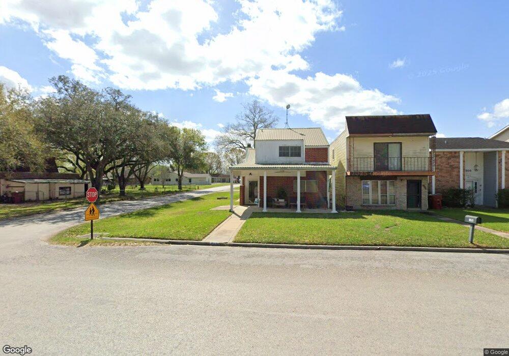 801 Clubside Dr, East Bernard, TX 77435 - photo 1