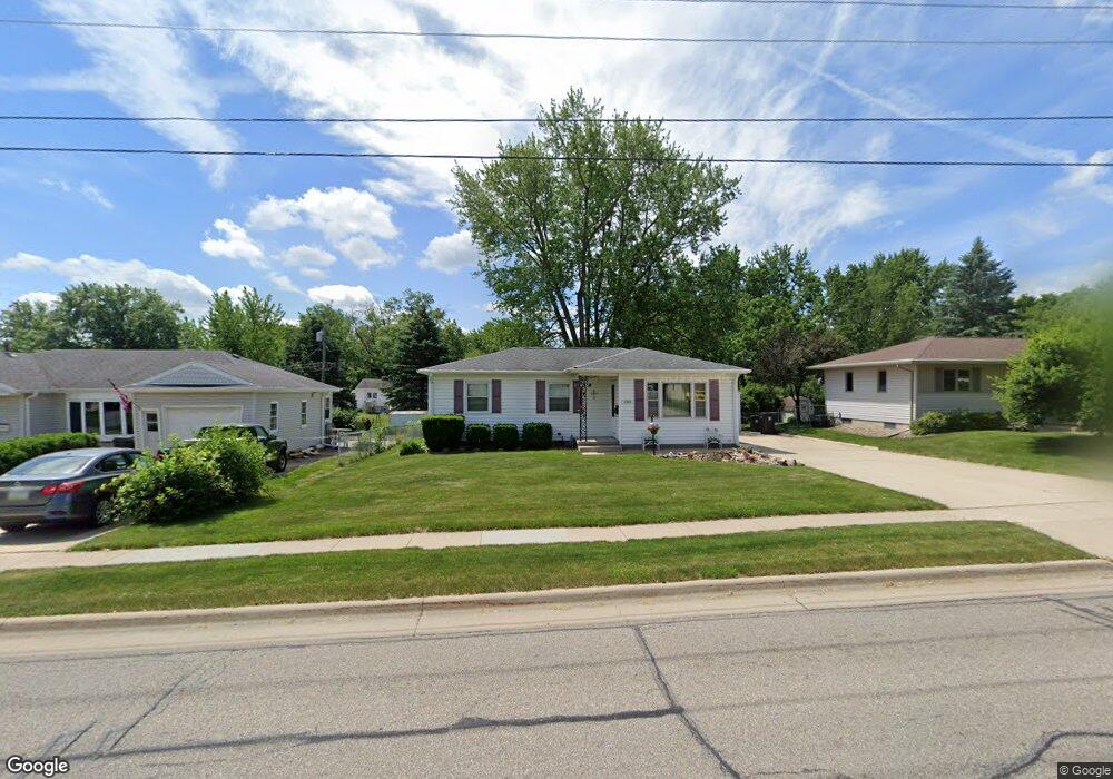 1408 W 4th St, Cedar Falls, IA 50613 - photo 1