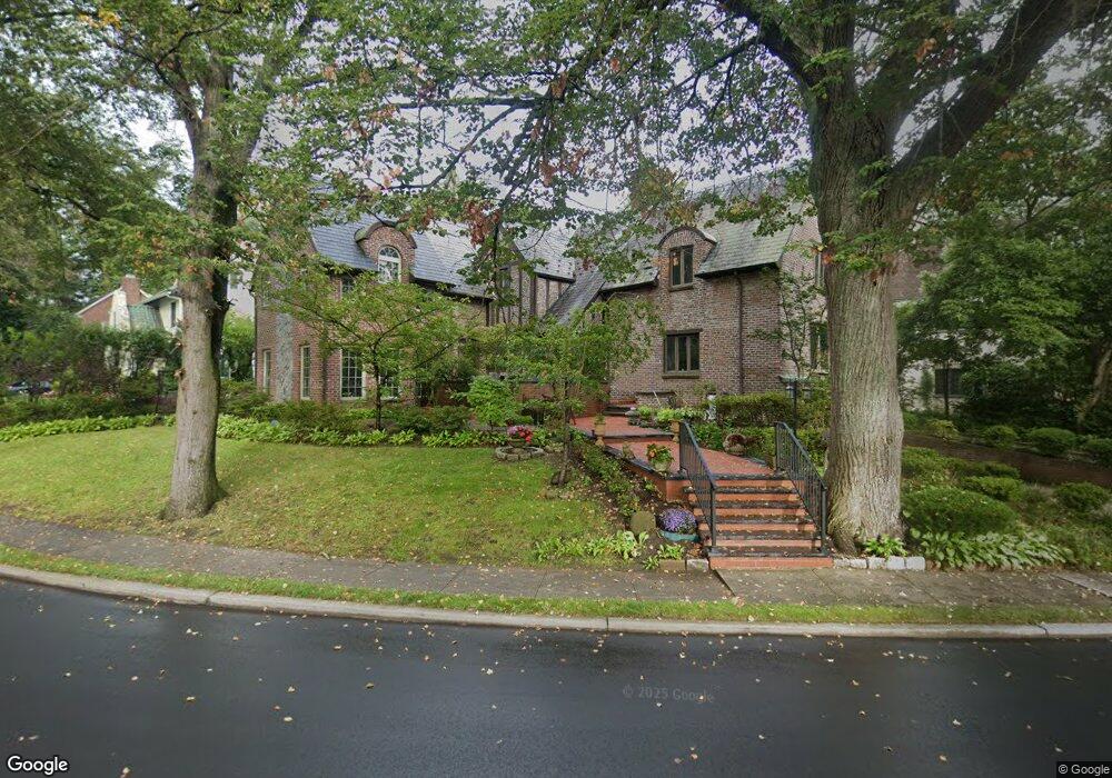 16 Melbourne Rd, Great Neck, NY 11021 - photo 1