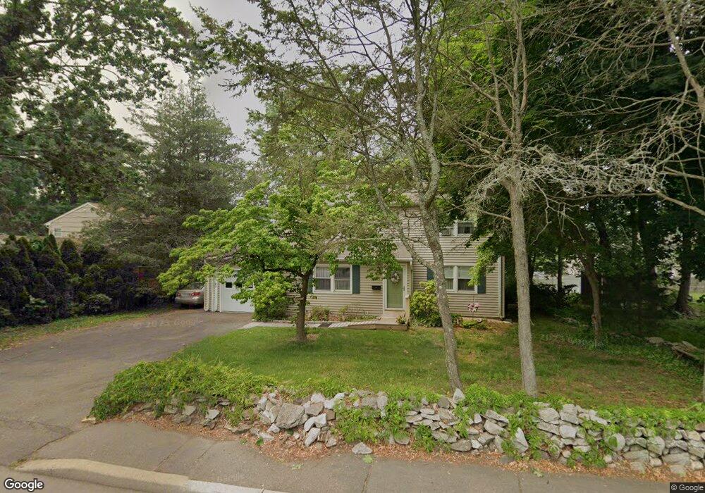 1077 Mill Plain Rd, Fairfield, CT 06824 - photo 1