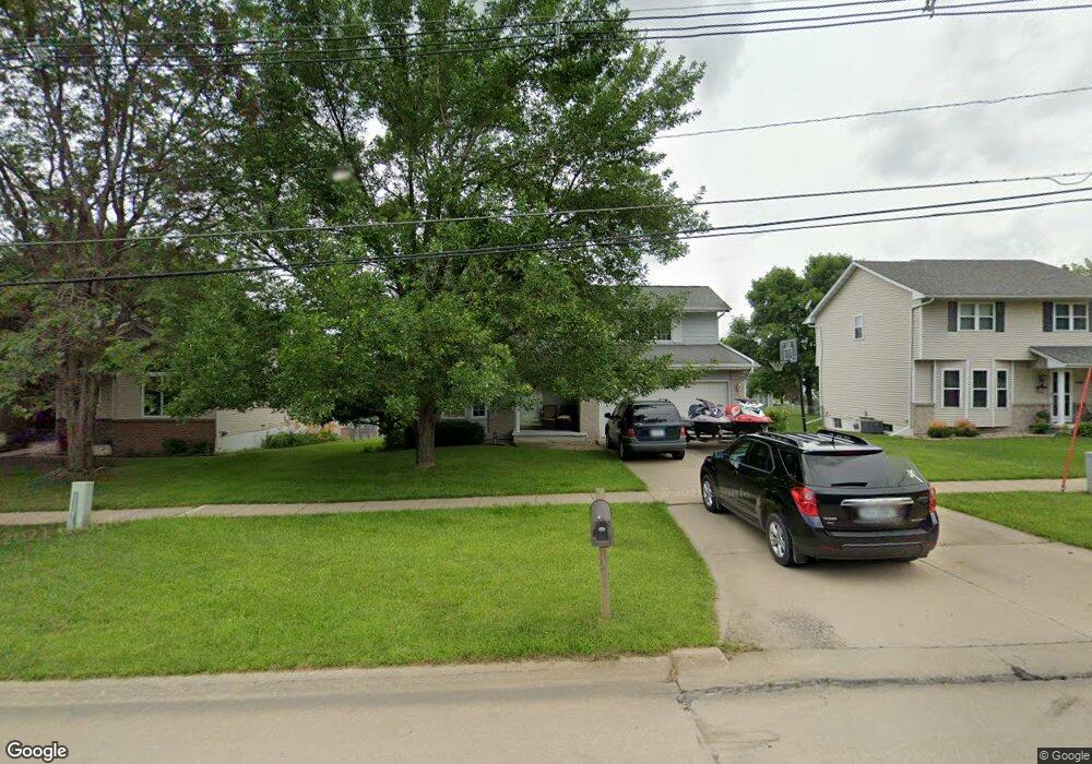 410 Wiley Blvd NW, Cedar Rapids, IA 52405 - photo 1