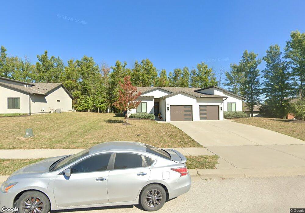 108 E Pine St, Raymore, MO 64083 - photo 1
