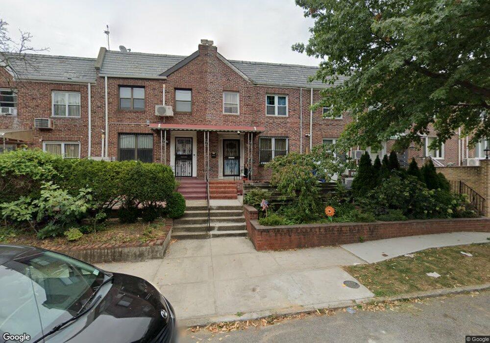 6911 173rd St, Fresh Meadows, NY 11365 - photo 1