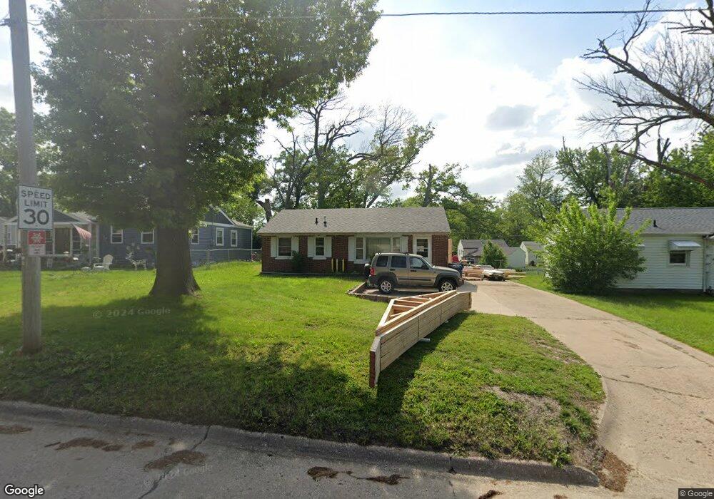 635 34th St SE, Cedar Rapids, IA 52403 - photo 1