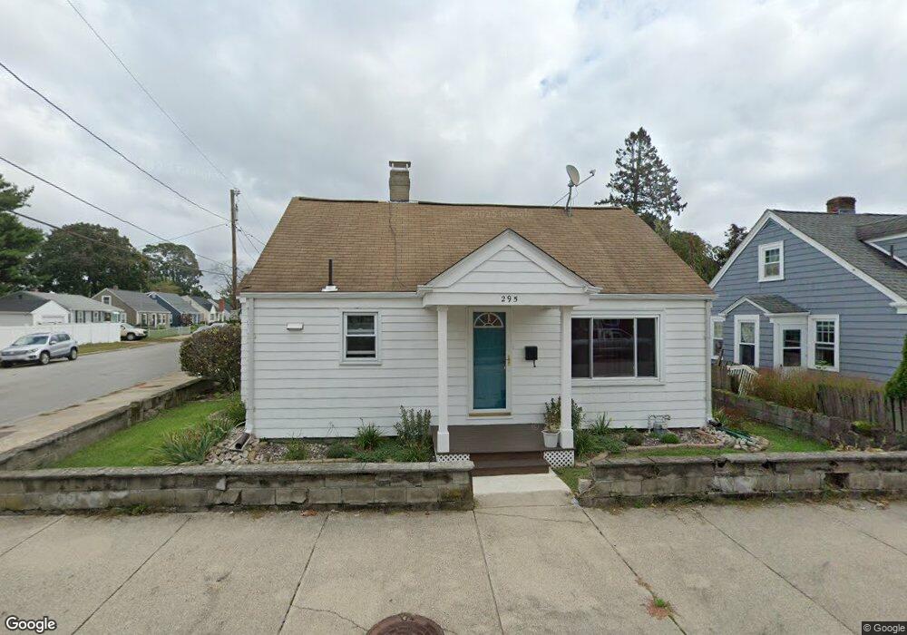 295 Orient Ave, Pawtucket, RI 02861 - photo 1