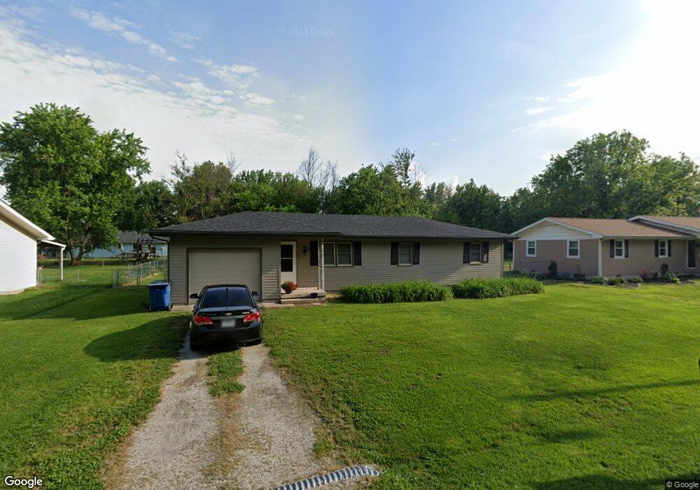 820 W Hughs St, Bolivar, MO 65613 - photo 1