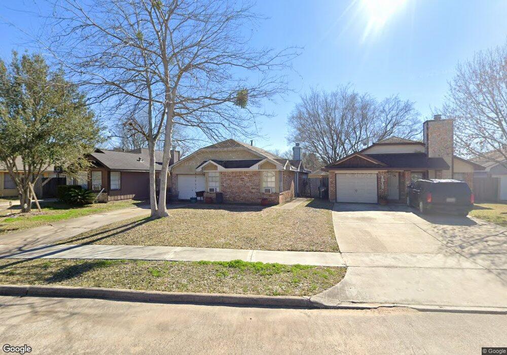 1909 Spruce Dr, Rosenberg, TX 77471 - photo 1