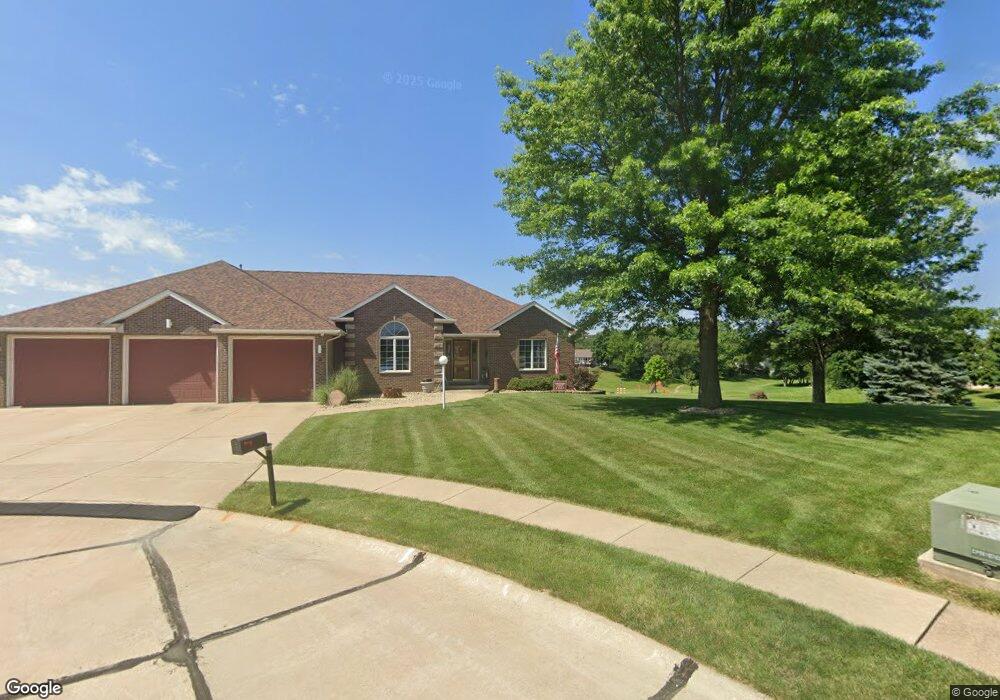 8 S Kuehl Ct, Eldridge, IA 52748 - photo 1
