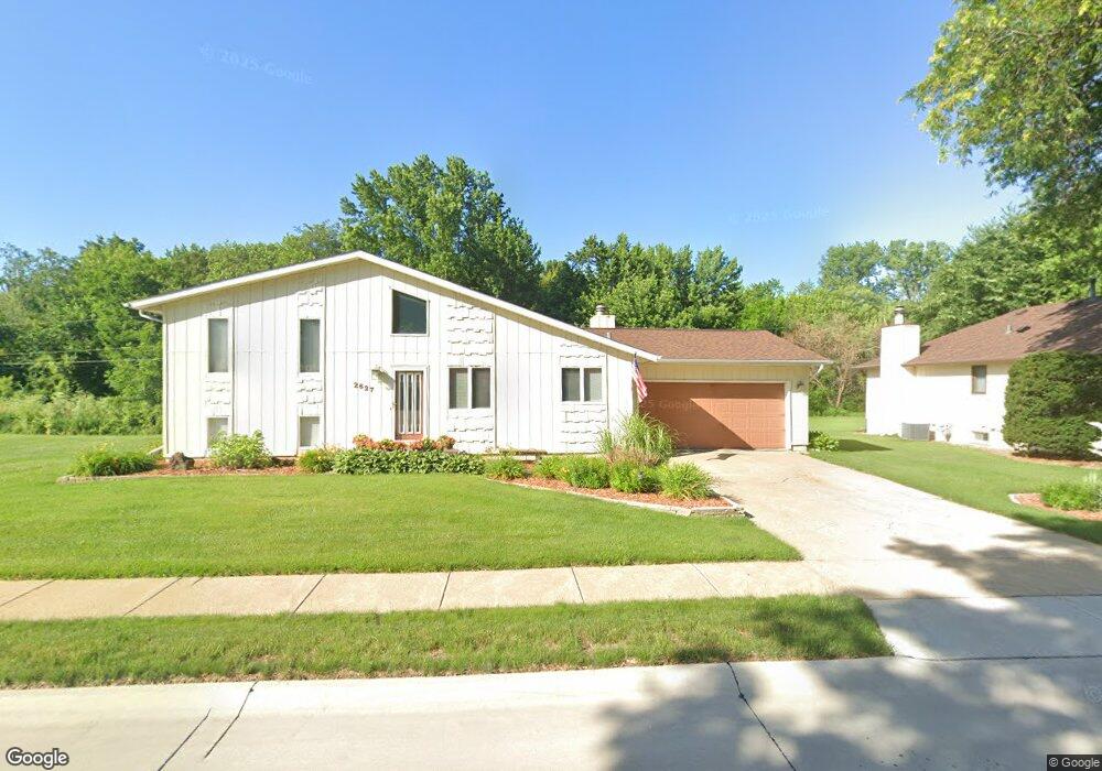 2627 W 43rd St, Davenport, IA 52806 - photo 1