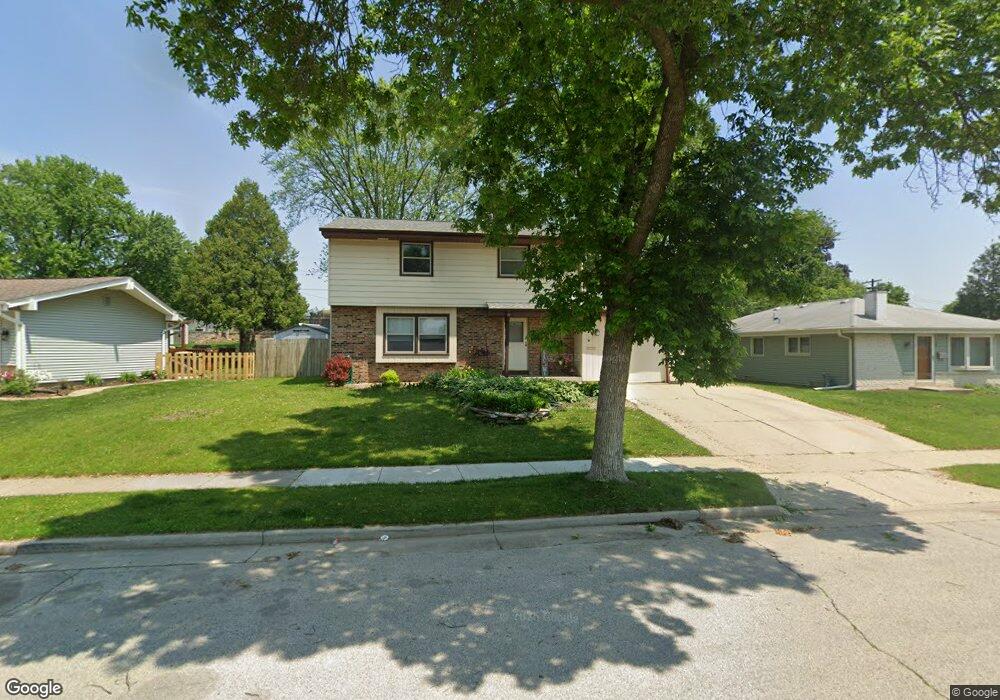 1929 Cardinal Dr, Waukesha, WI 53186 - photo 1