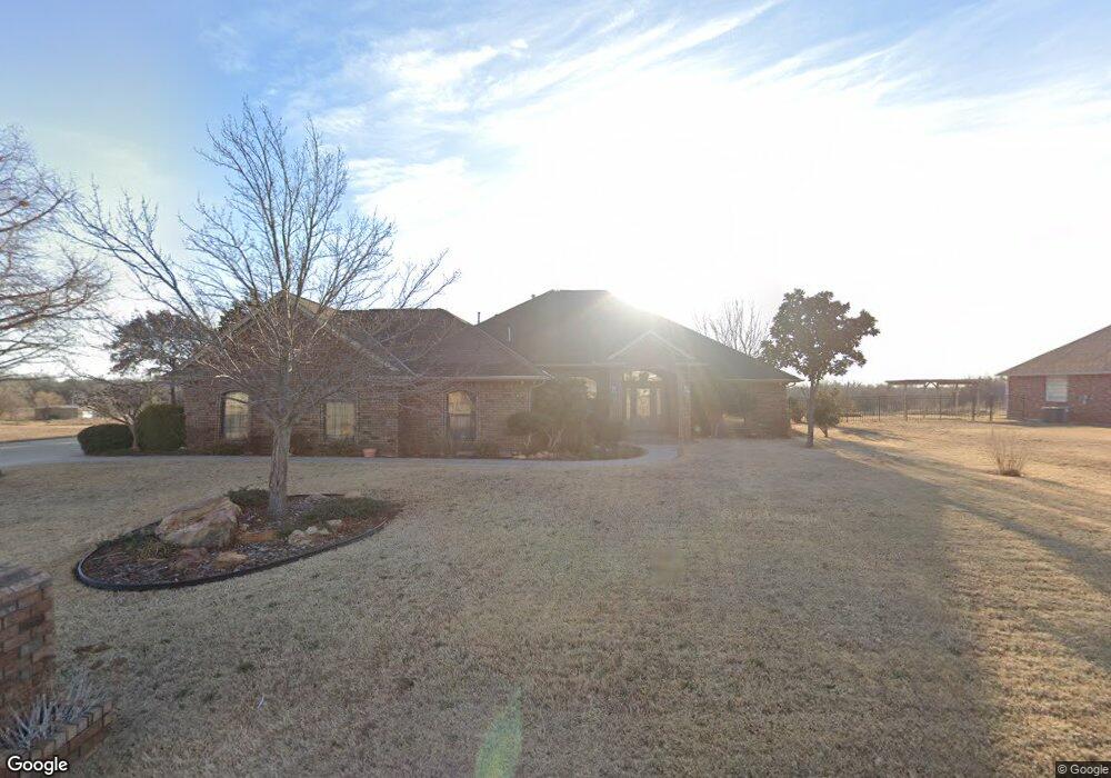 830 Hummingbird Dr, Cache, OK 73527 - photo 1