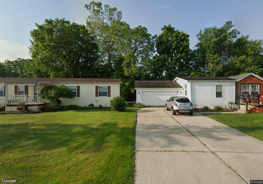 443 S Jack Pine Cir, Flint, MI 48506 - photo 1