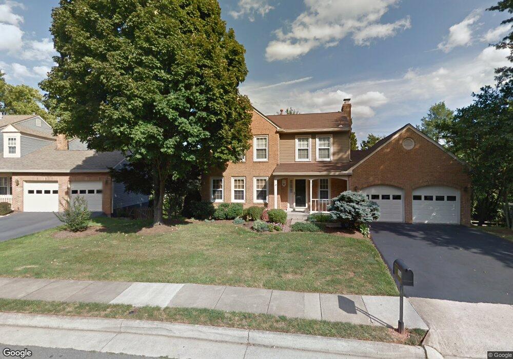 114 Connemara Dr, Sterling, VA 20164 - photo 1