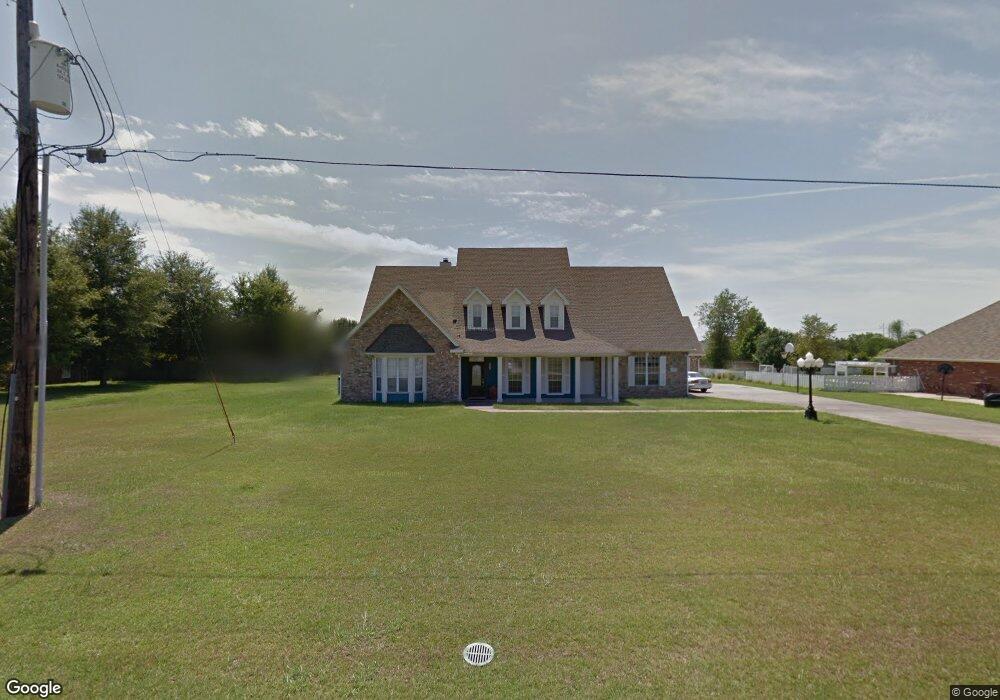 1703 S Crestview Dr, Lake Charles, LA 70605 - photo 1