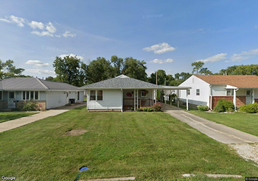 806 E Short St, Tuscola, IL 61953 - photo 1