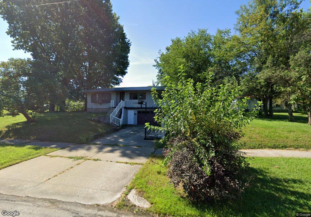 1328 Myra St, Moberly, MO 65270 - photo 1