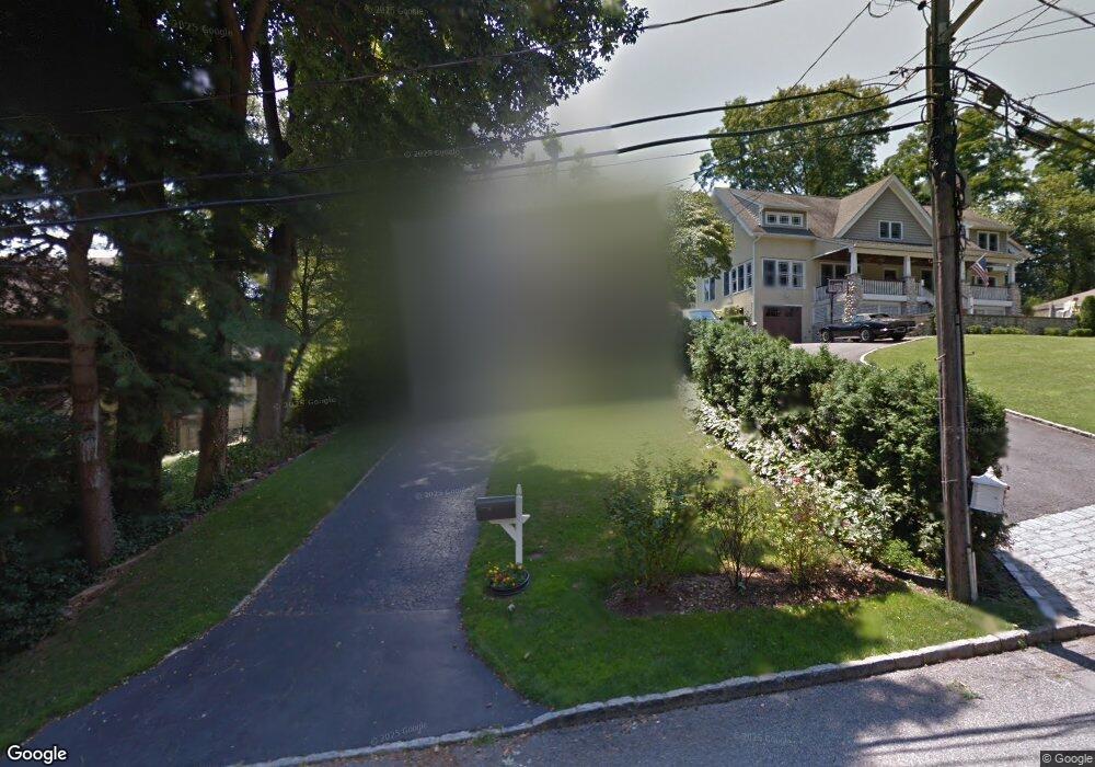 3 Cedar Ln, Glen Head, NY 11545 - photo 1