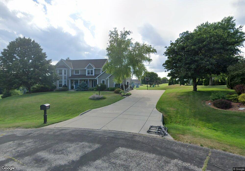 N52W26793 Janet Ct, Pewaukee, WI 53072 - photo 1