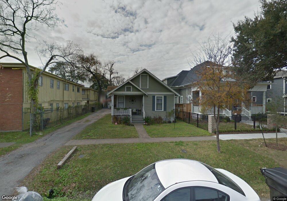 915 Columbia St, Houston, TX 77008 - photo 1