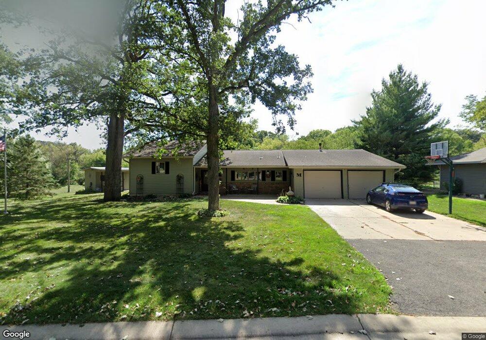 310 22nd St SW, Austin, MN 55912 - photo 1
